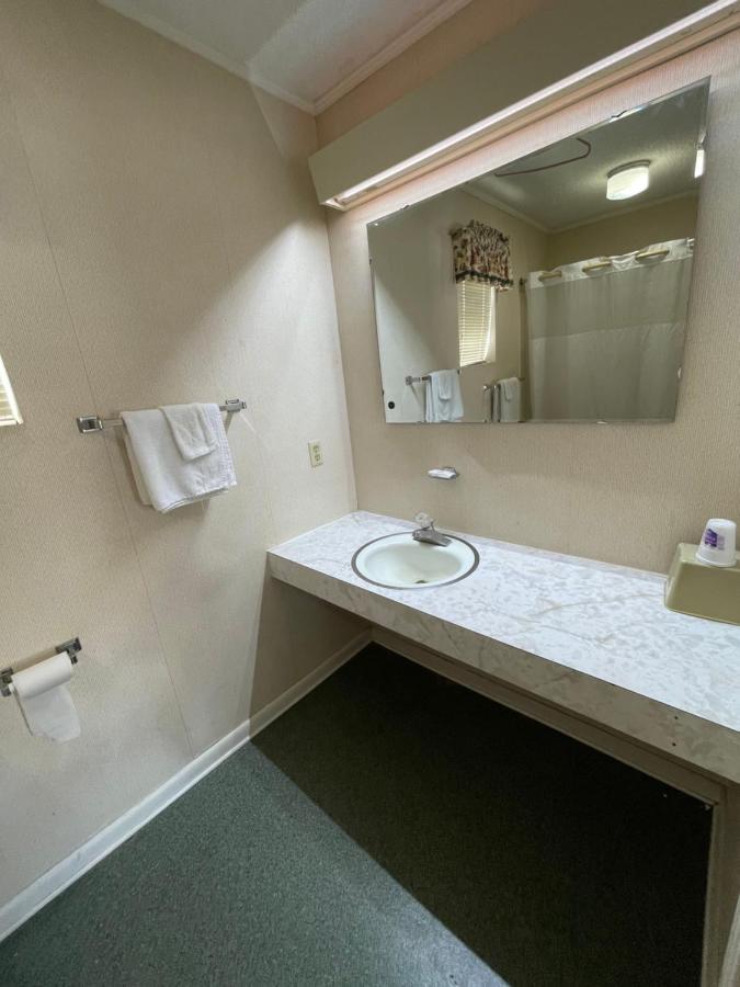 Pinelodge Motel Baxley Eksteriør billede
