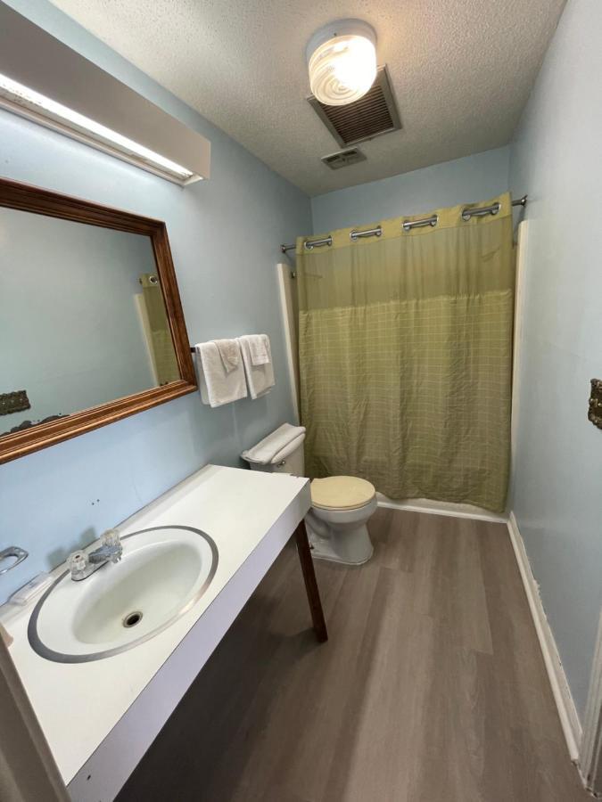 Pinelodge Motel Baxley Eksteriør billede